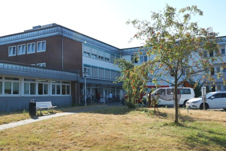 Foto: Gebäude, in dem sich die Ambulanz für geistig behinderte Erwachsene mit psychischen Störungen befindet.